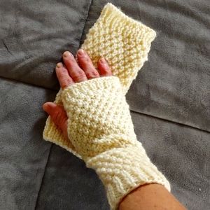 Handknit Fingerless gloves